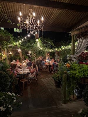 Zoubi Restaurant & Bar restaurant photo