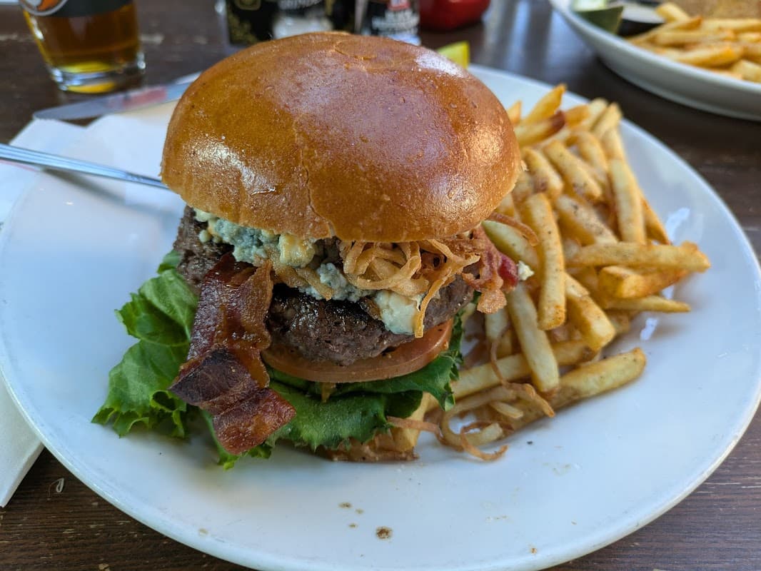 Isaac Newton's Bar & Restaurant restaurant photo