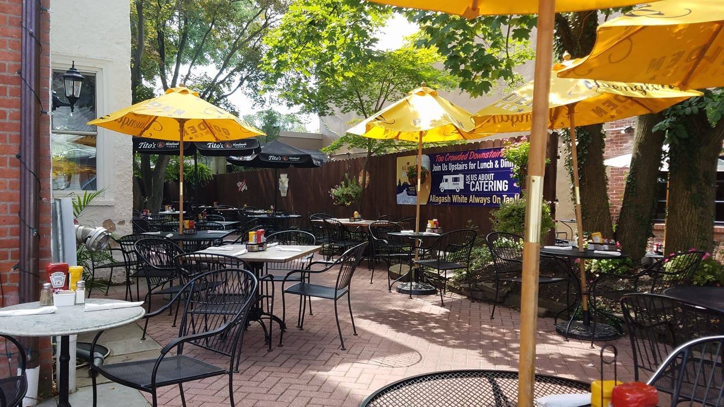 Penn Taproom restaurant photo