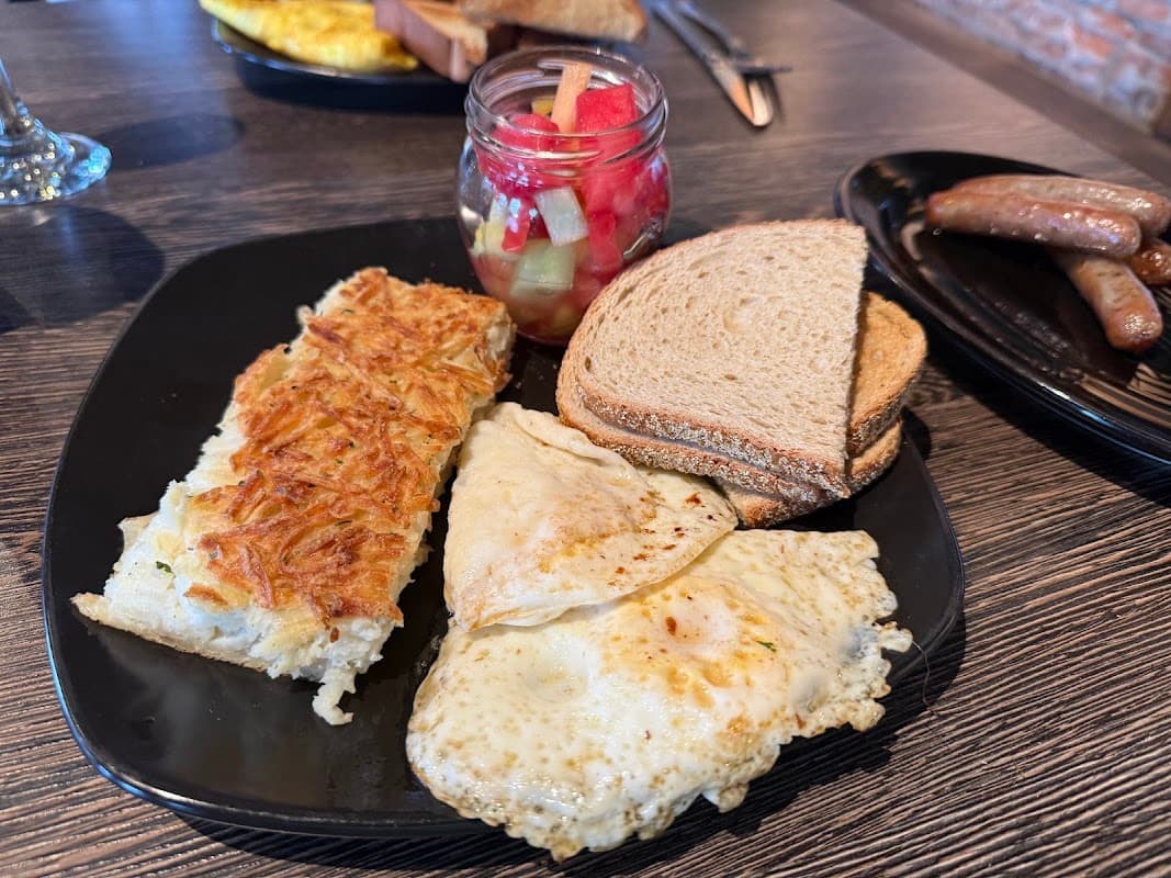 Rams Pint House & Rooftop Lounge restaurant photo